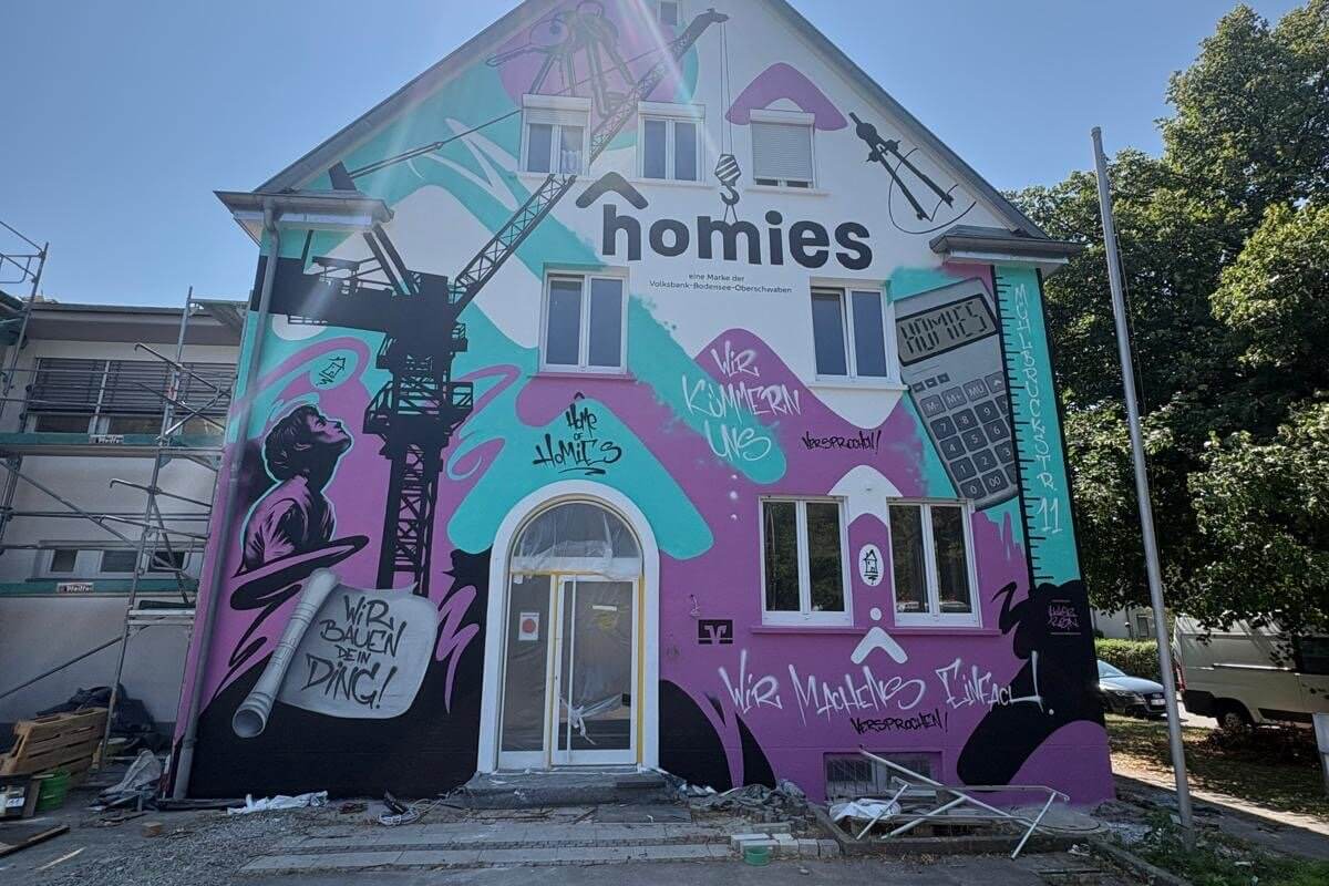 Unsere Fassade zeigt Farbe